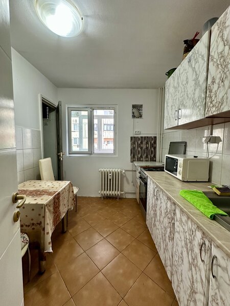 Drumul Taberei, zona Ghencea decomandat, bloc reabilitat, constructie 1982,